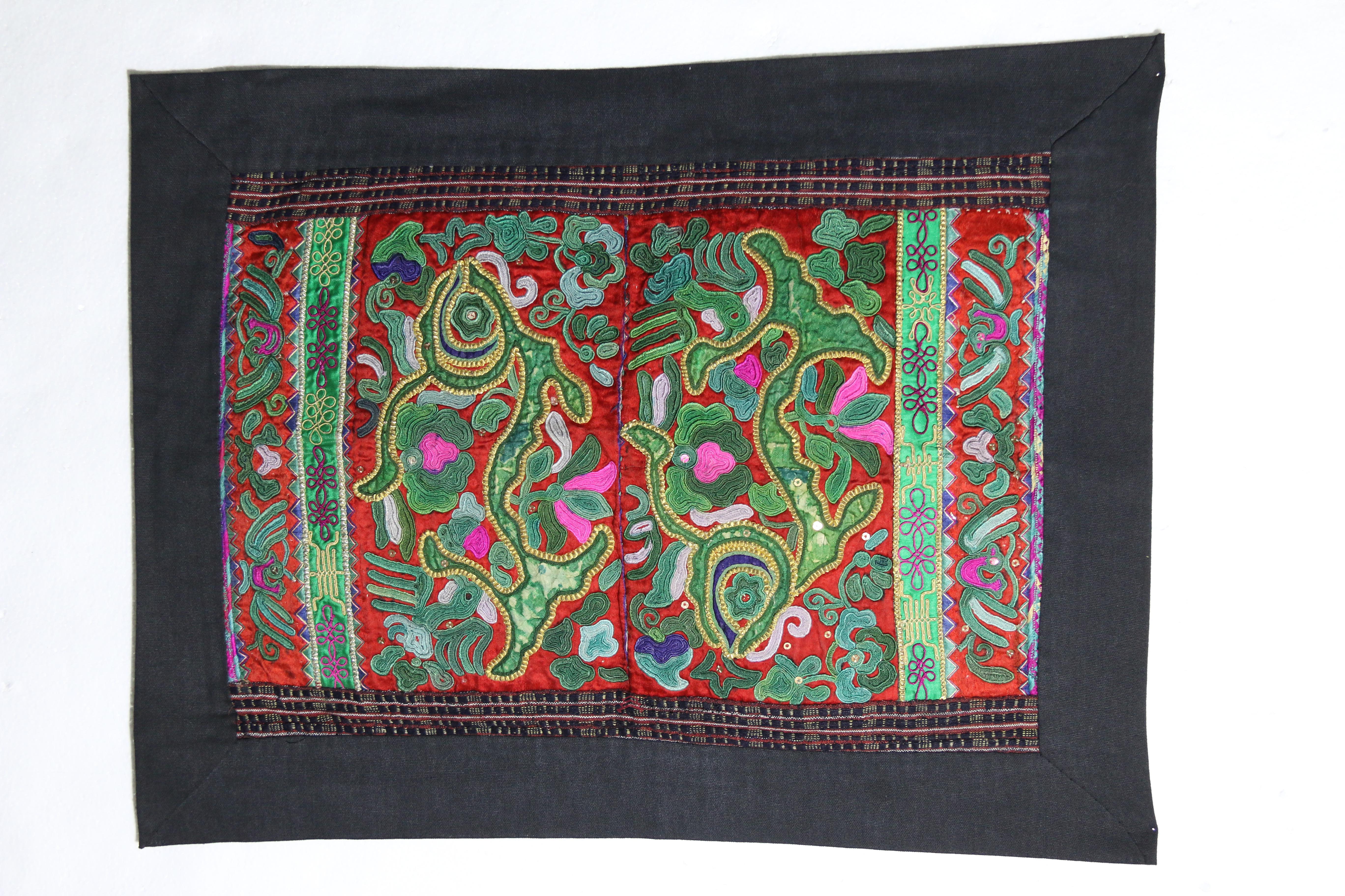 当代雷山苗族双针锁绣金鱼纹绣片