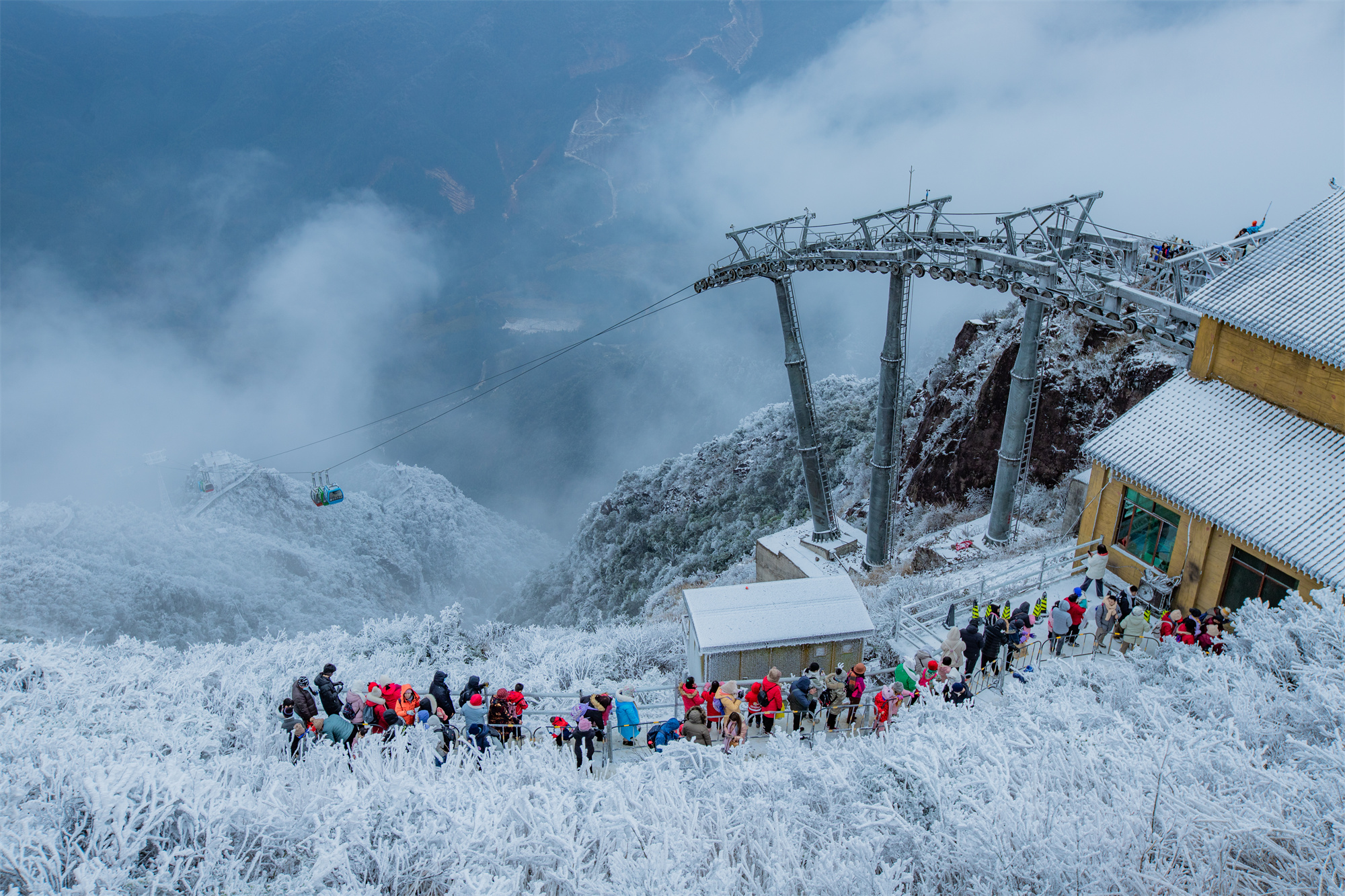 data-id="t1aolktvwrfh">清远金子山原生态旅游风景区位于清远市连山