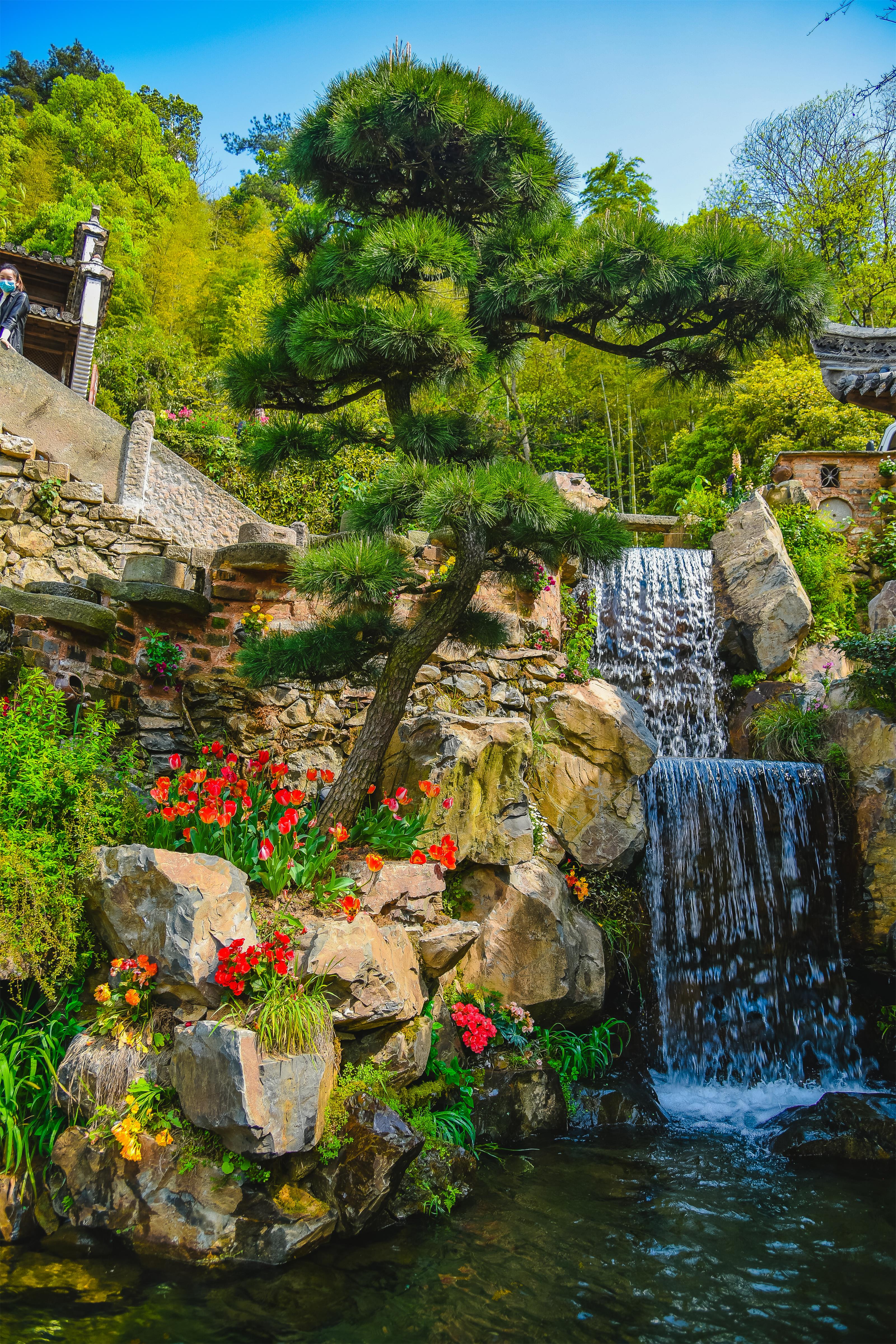  p>篁岭鲜花小镇位于江西省上饶市婺源县婺源篁岭旅游度假区内,篁岭