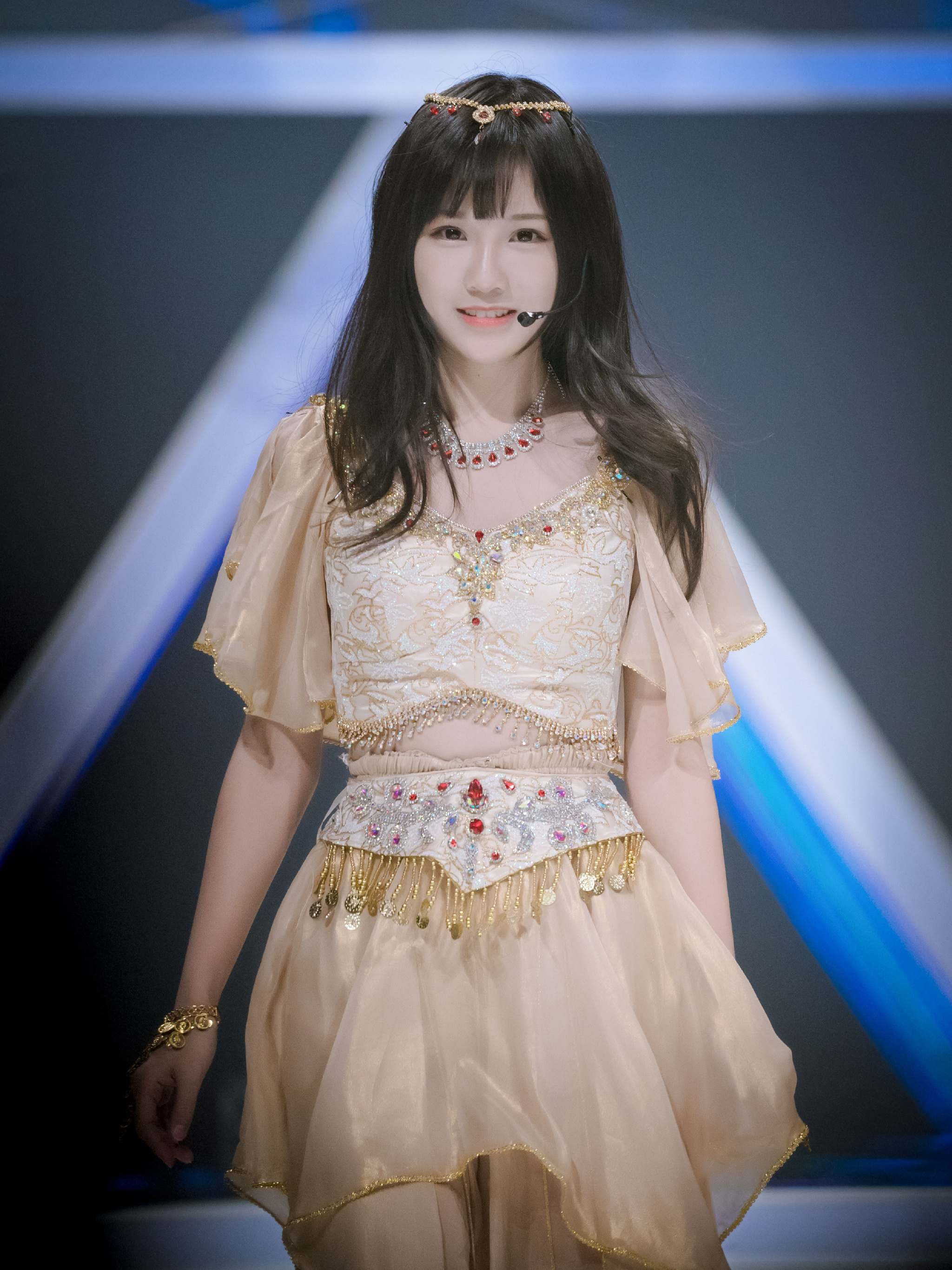 p data-id="gocmhdwkc0">苏杉杉,1997年3月23日出生于湖北省随州市