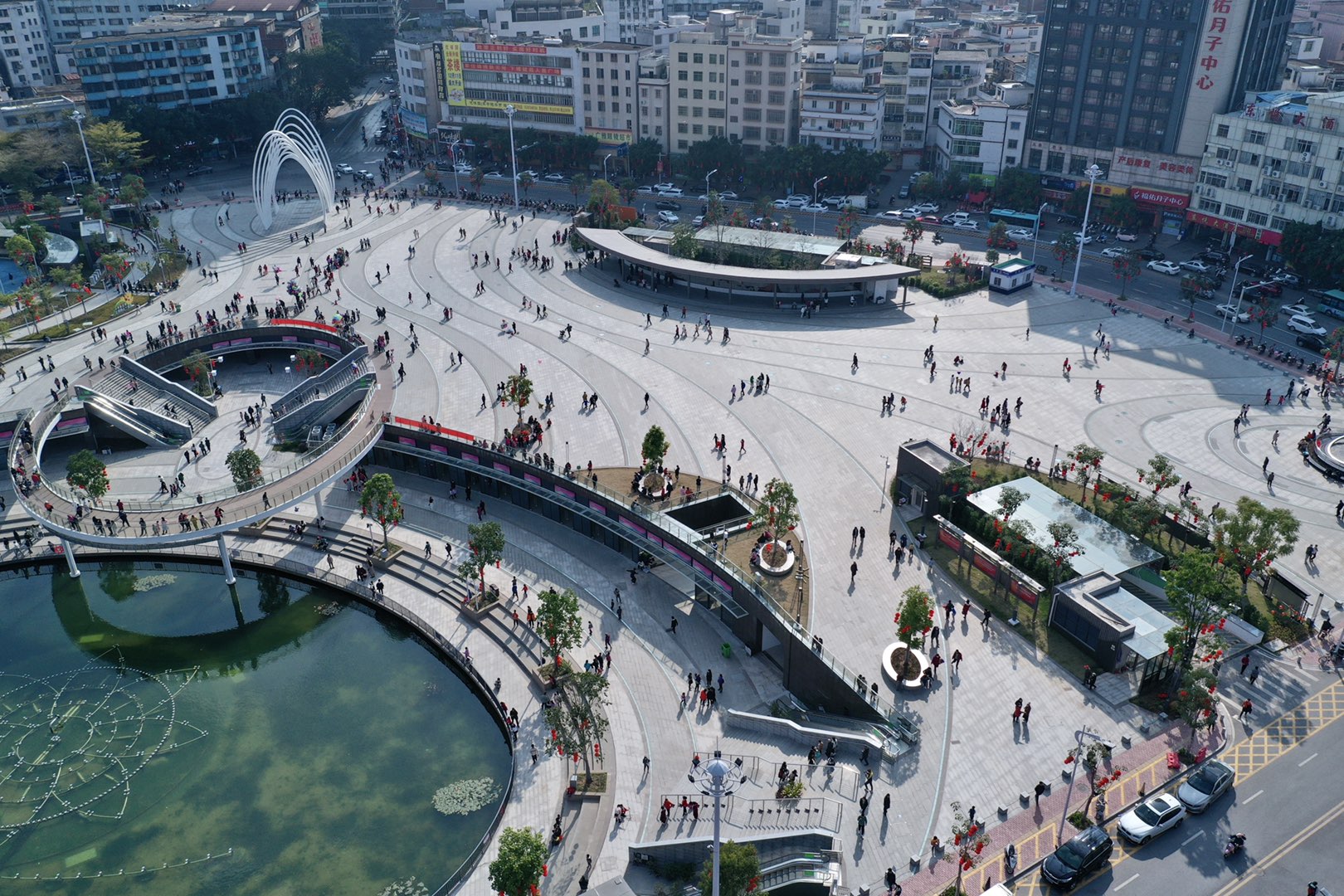 罗城街道,隶属于广东省云浮市 a target="_blank" href="/item/罗定市