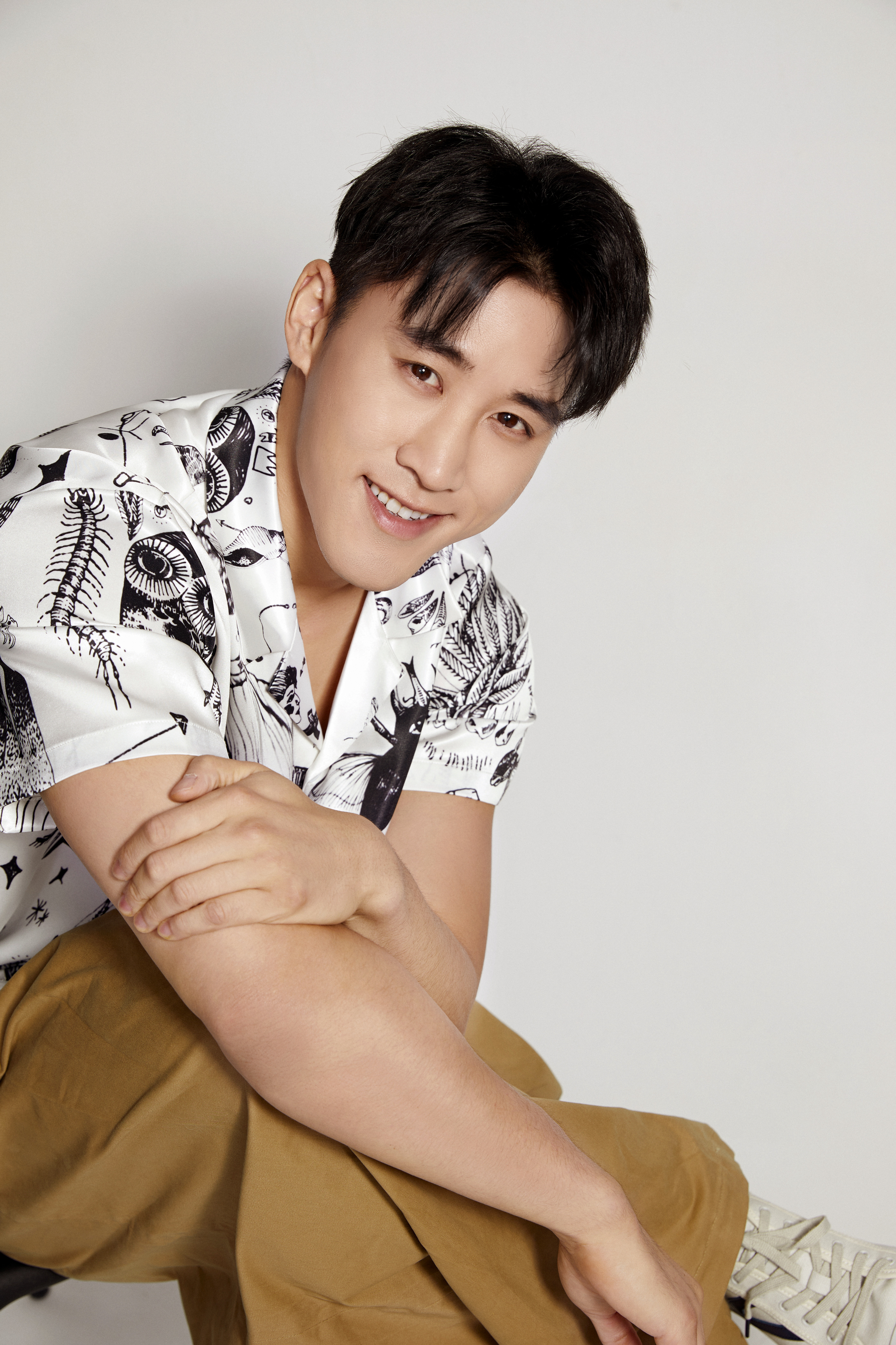  p data-id="gnbvxcqwsl">易扬(jerry liau),1