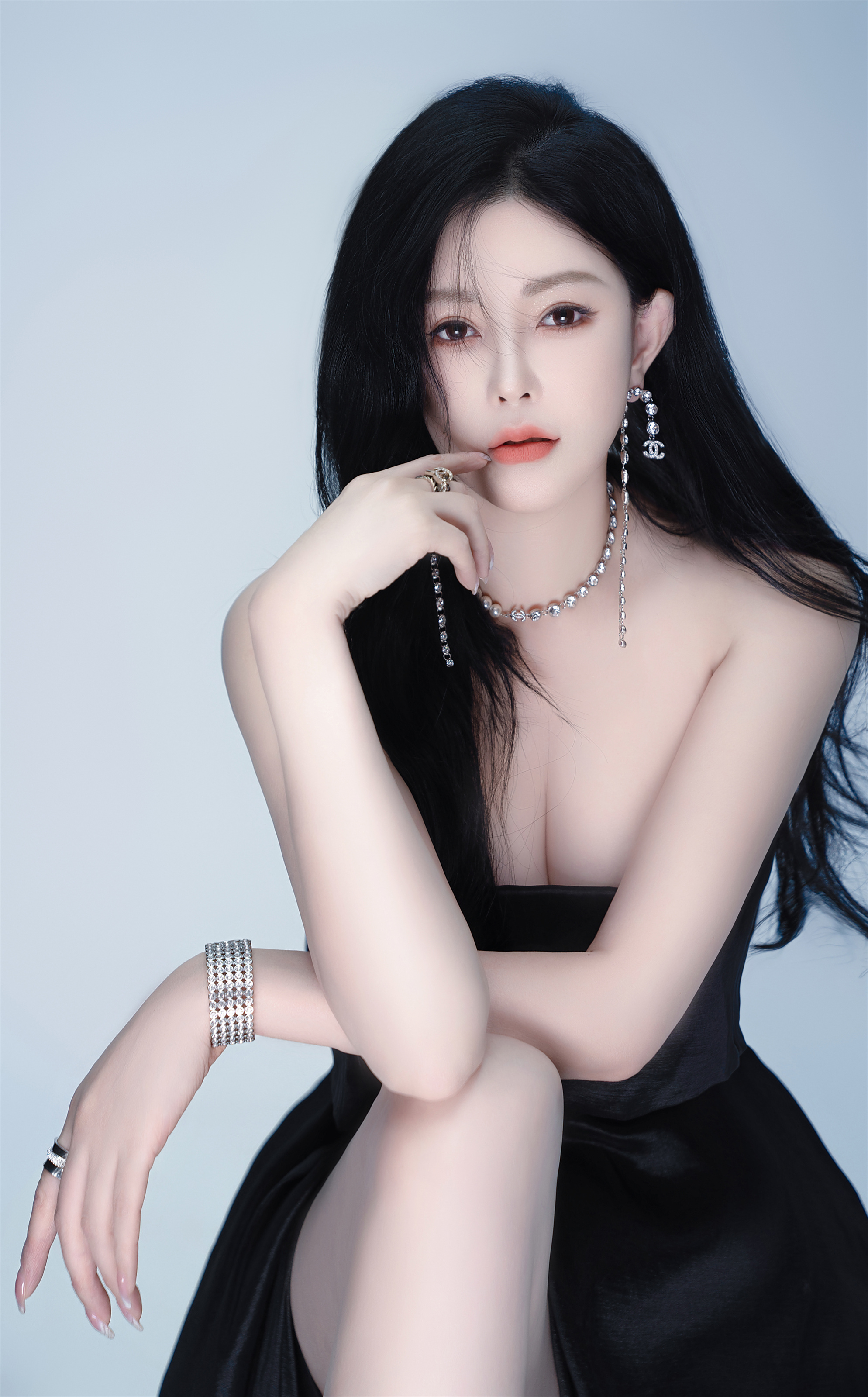 ug7i4m">赵恩彤,女,1998年4月25日出生于黑龙江哈尔滨,中国内地女演员