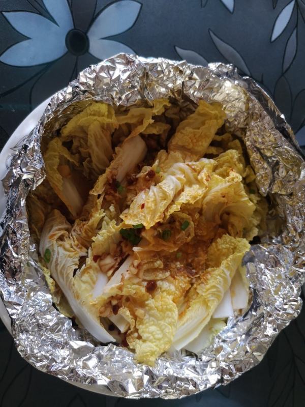  p>锡纸烤白菜是 a href="#" data-lemmaid="14842">白菜 /a>适量为主