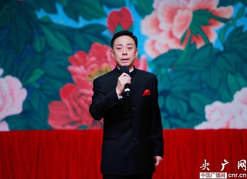  p>于魁智,男,回族,1961年12月15日出生于辽宁沈阳,著名京剧演员,工老