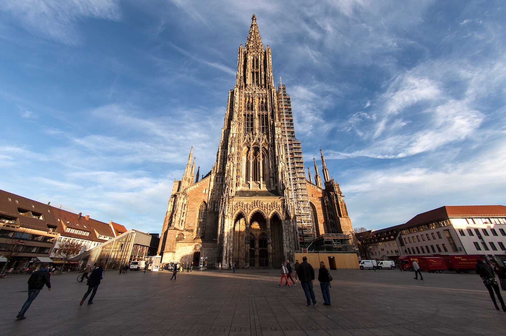  p data-id="gnxaah96w3">乌尔姆主教堂,即乌尔姆敏斯特大教堂,位于