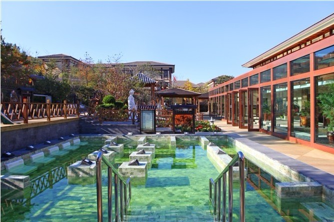 data-id="gnwsjmxihn">大连金石唐风温泉会馆位于大连金石滩国家5a级