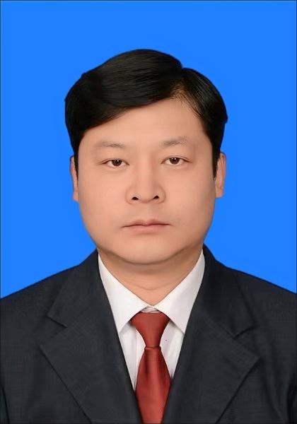 data-ctrid="trzxb9ktxdmm">秦鹏,现任内蒙古自治区乌海市海南区公乌