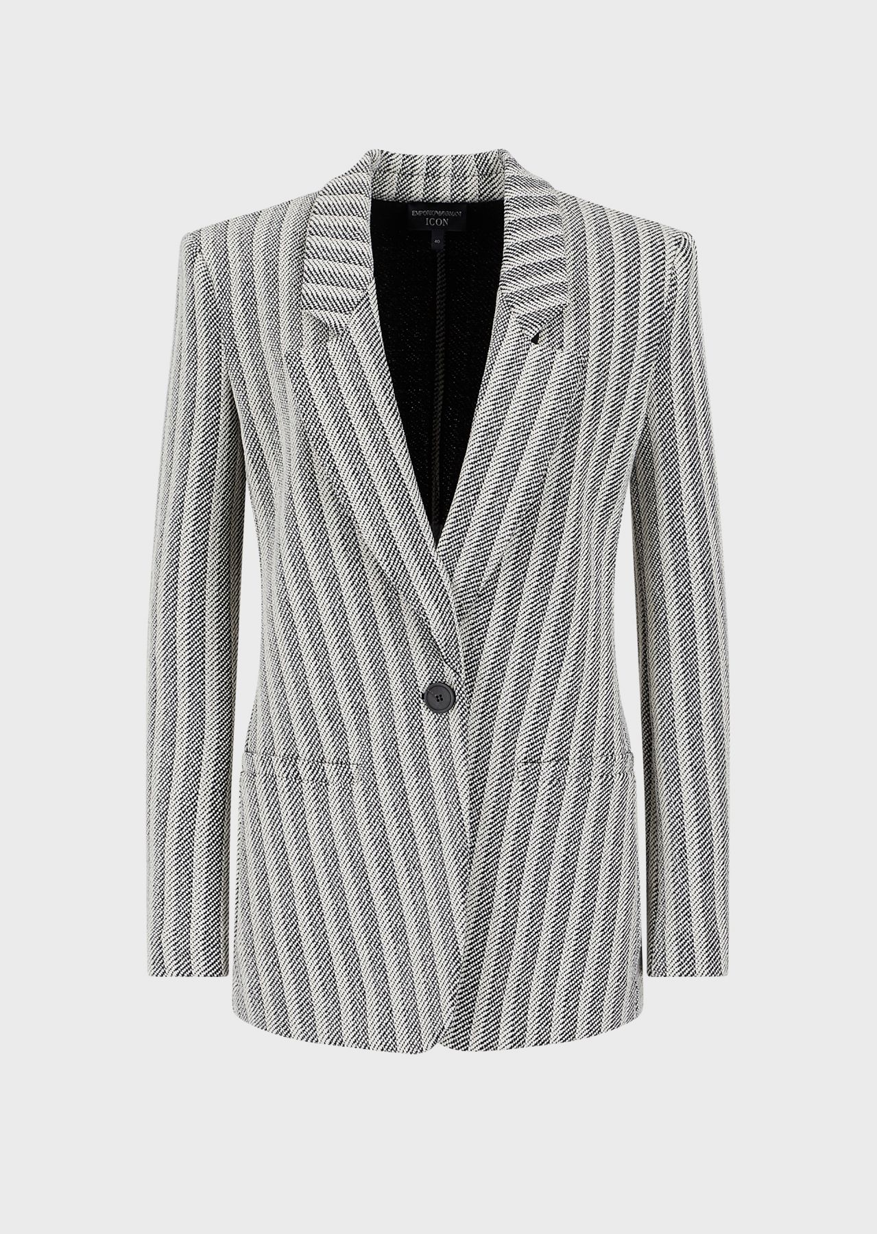 细条纹休闲西装