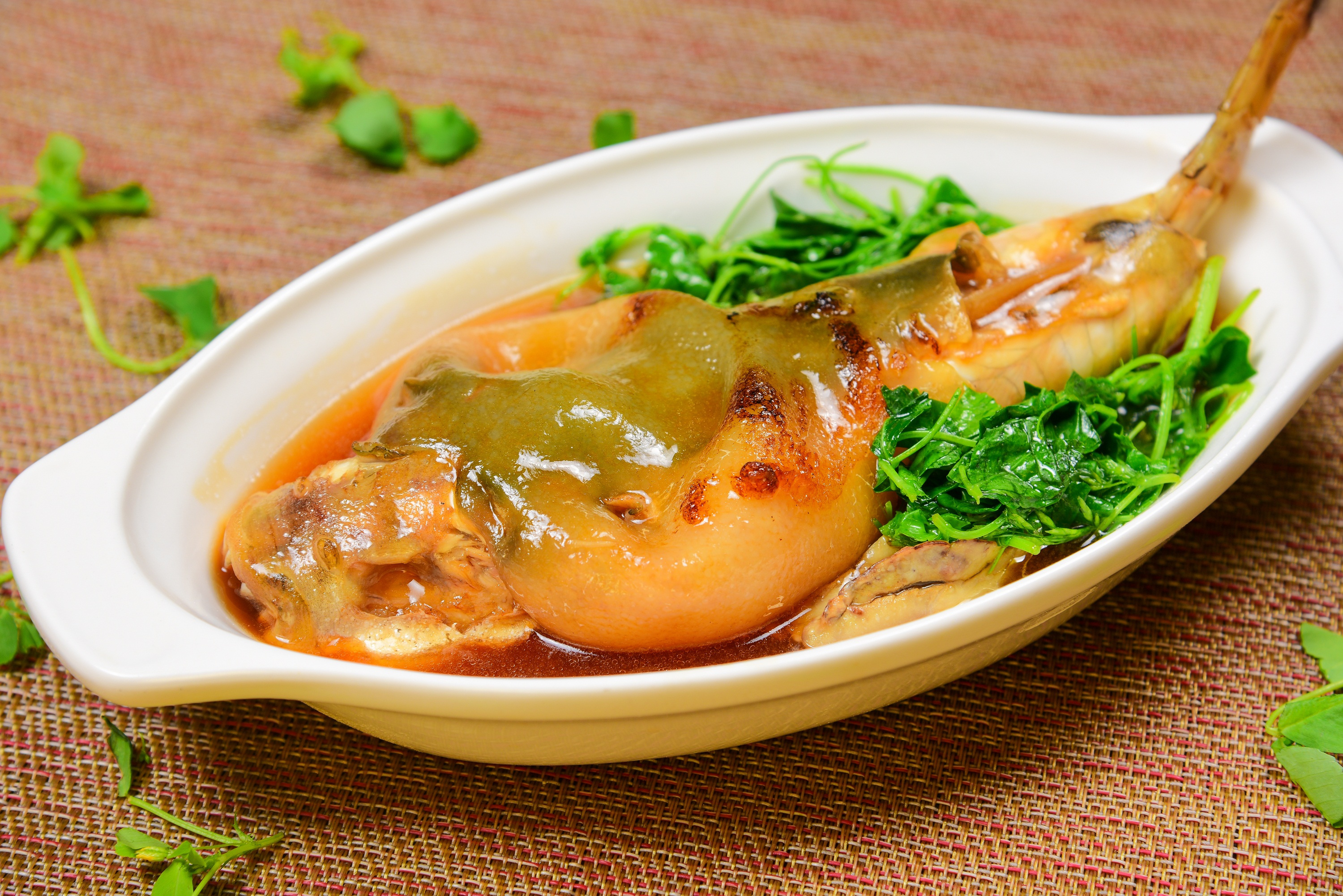 西兰花豆酥鲜蒸鮰鱼