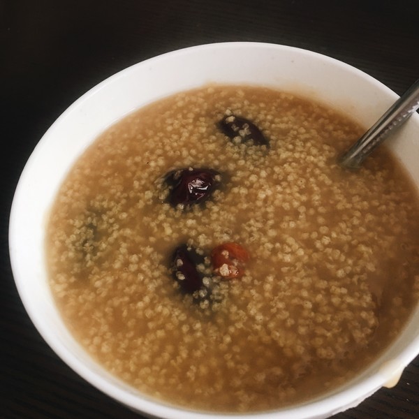 黑小米红枣粥