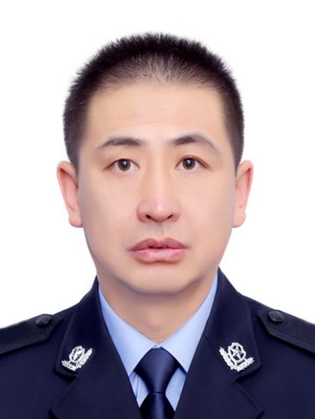刘龙