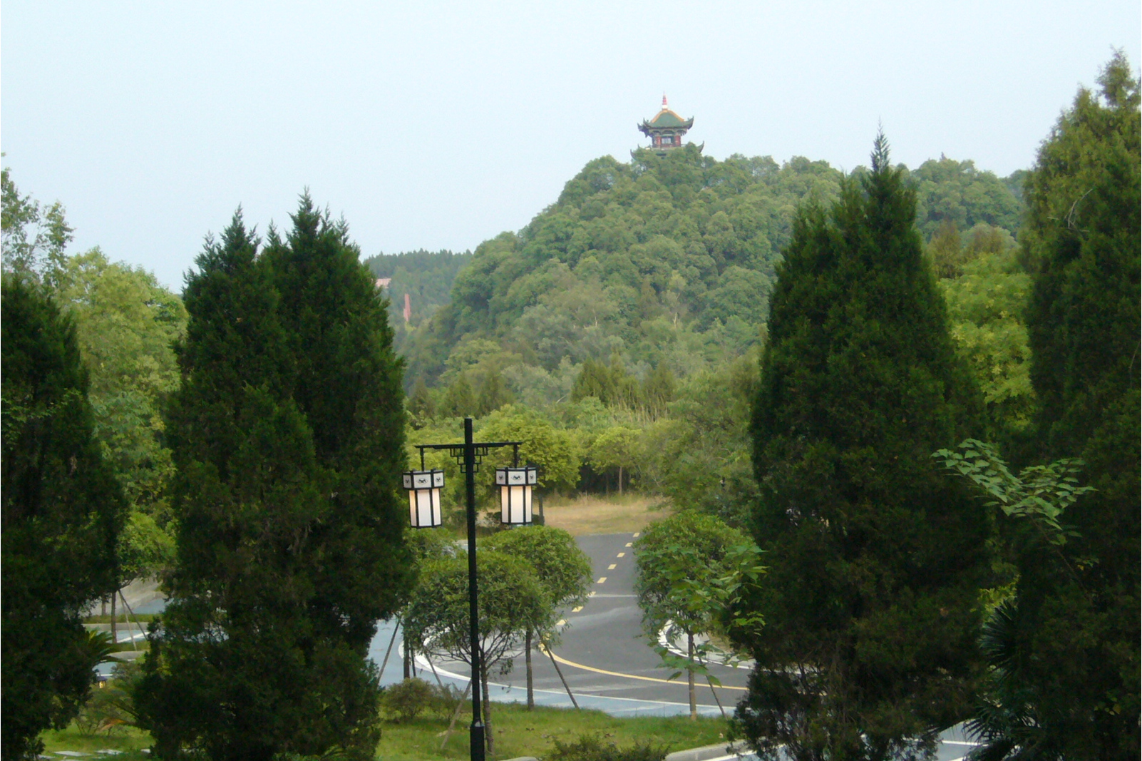  p>阆苑岩风景区在 a target="_blank" href="