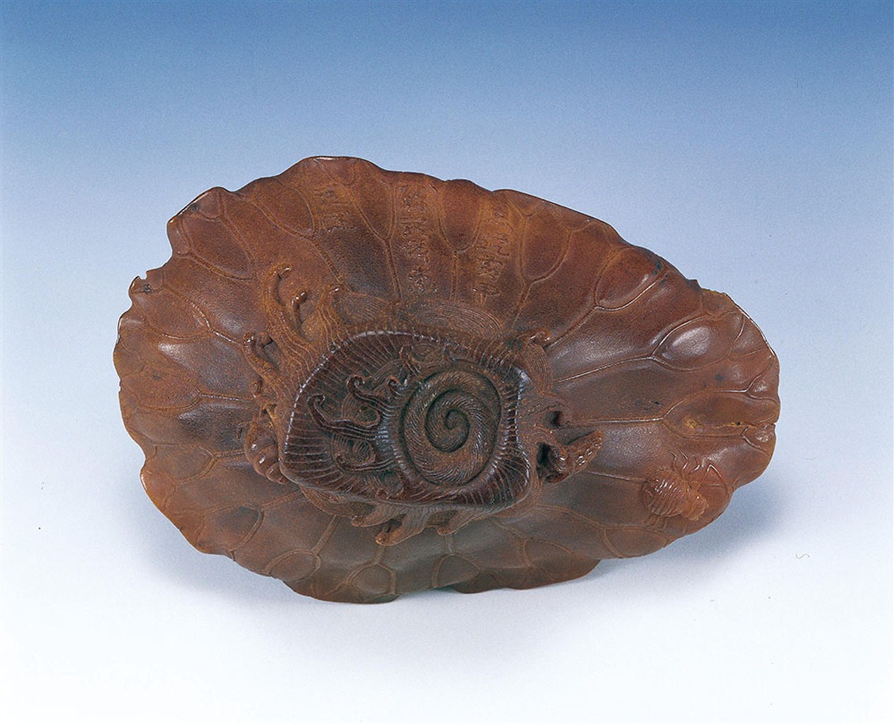  p>犀角荷叶杯是清代文物,现收藏于苏州博物馆. /p>