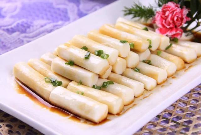 山药 /a>,蓝莓酱,桂花酱制作的 a target="_blank" href="/item/美食