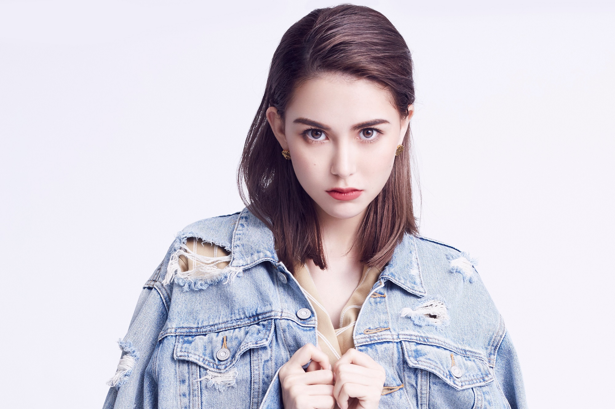  p>昆凌(hannah quinlivan),本名武谊蓁,1993年8月12日出生于中国台湾