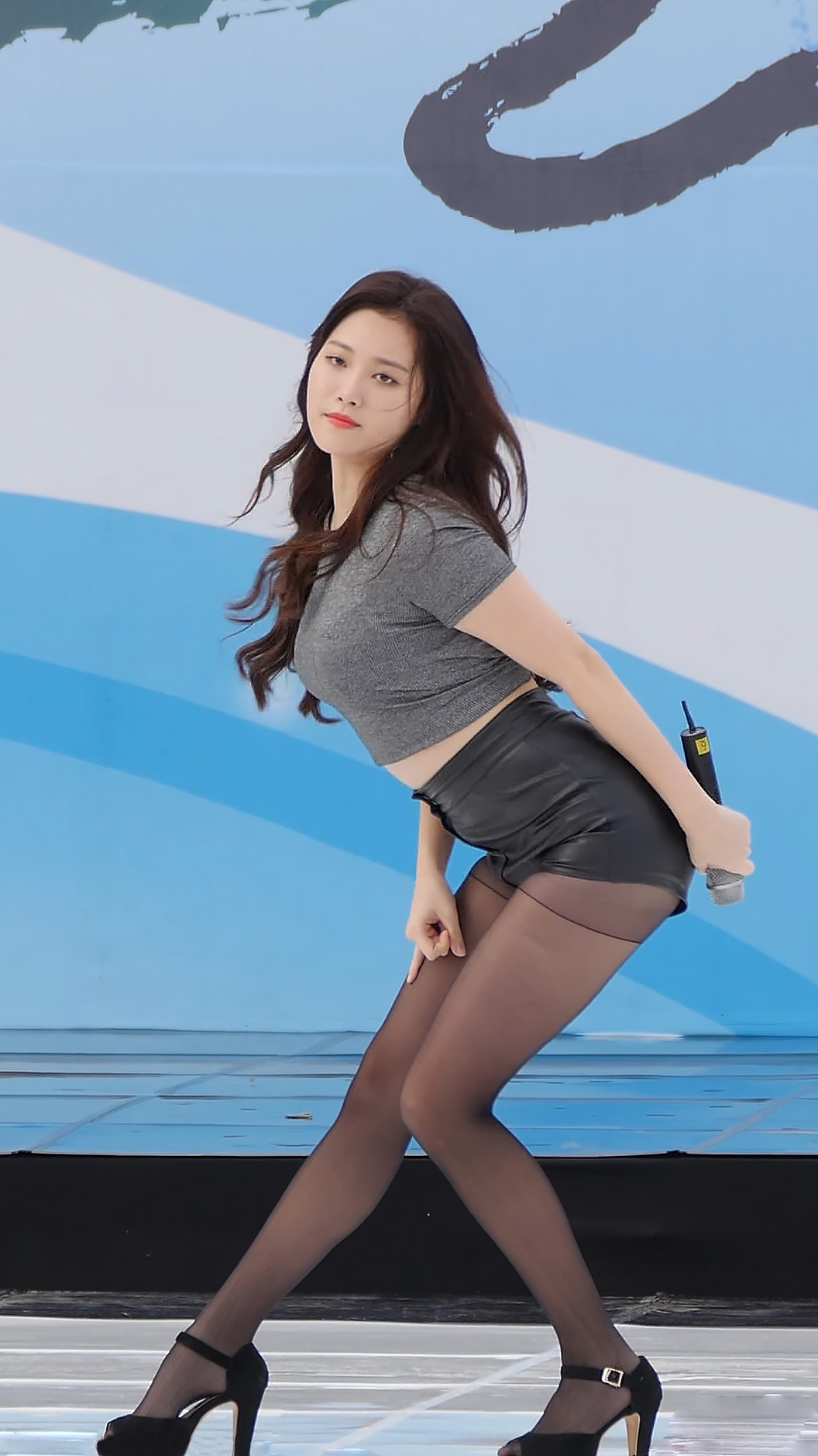  p>金亚荣(yura),1992年11月6日出生于韩国蔚山广域市,韩国女歌手