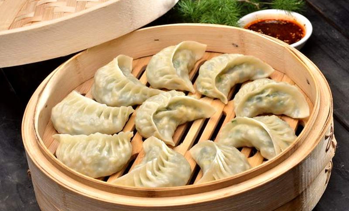 时蔬蒸饺