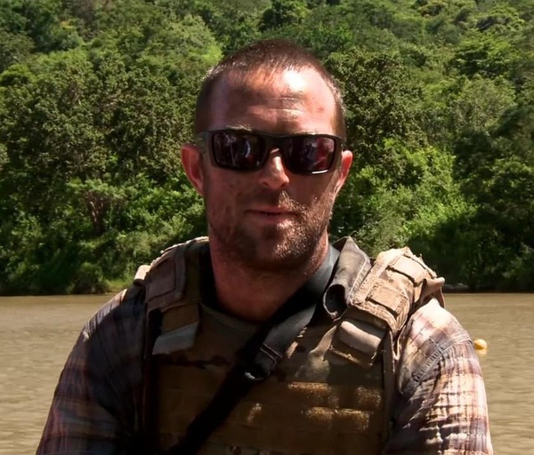  p>苏利文·斯坦普莱顿 i>(sullivan stapleton) /i>,1977年6月14日