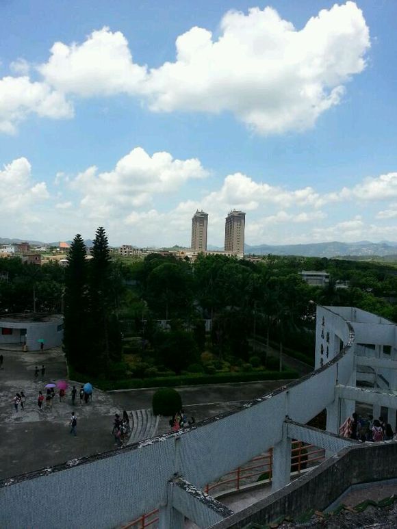 世铿中学慈云世铿学校