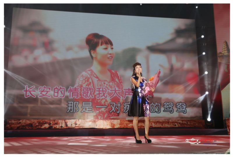  p>张静,出生于陕西省 a target="_blank" href="/item/三原县