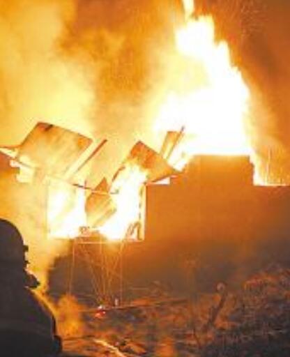  p>2019年4月14日,浙江慈溪市观海卫镇鸣兴村庙桥头路一房屋发生火灾