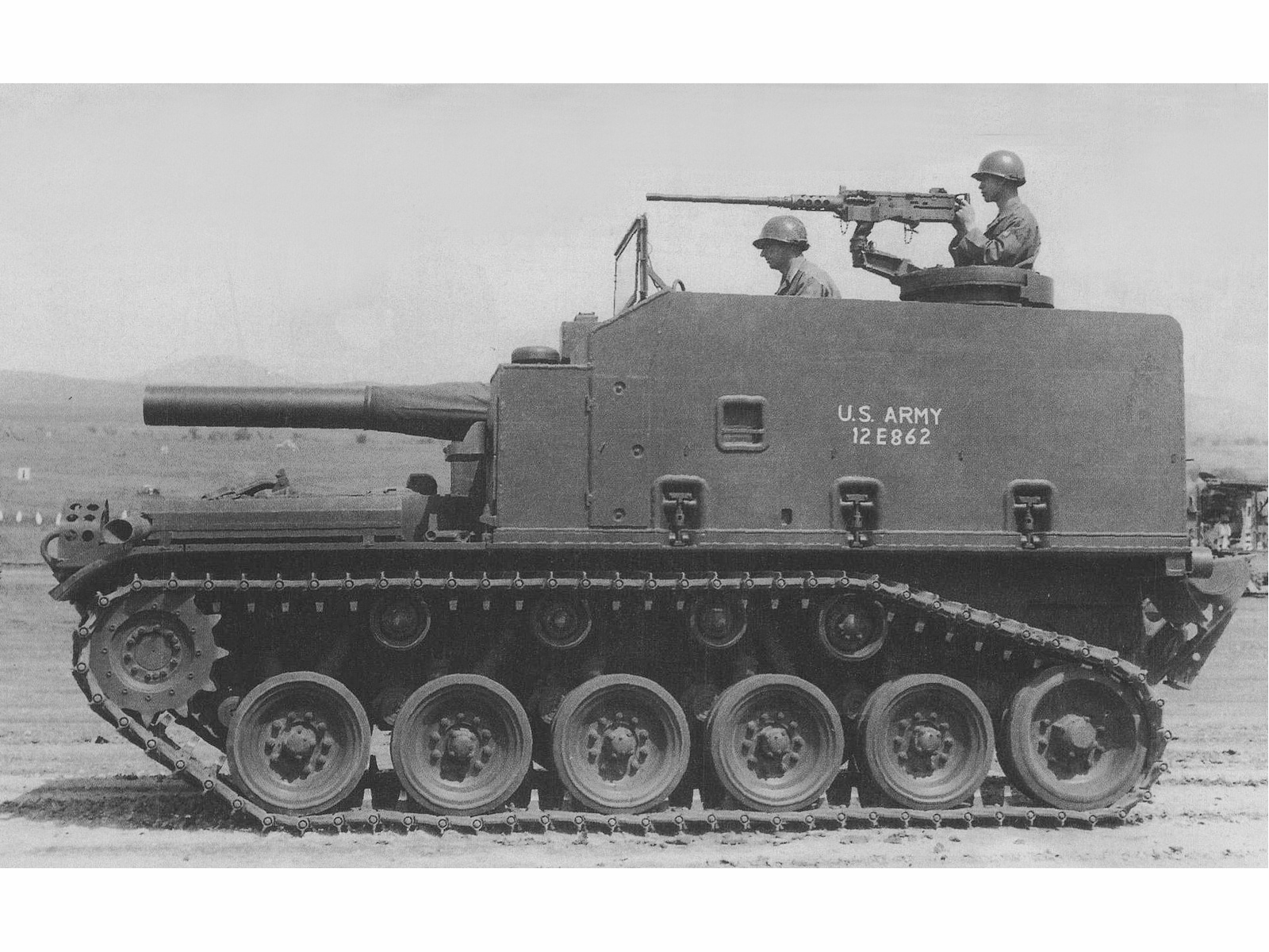  p>m41轻型坦克(英文:m41 light tank,绰号:walker bulldog,译文:华克