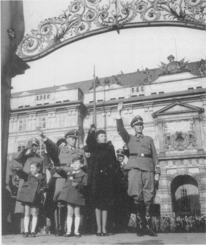 兼警察上将,德国 a target="_blank" href="/item/纳粹党">纳粹党 