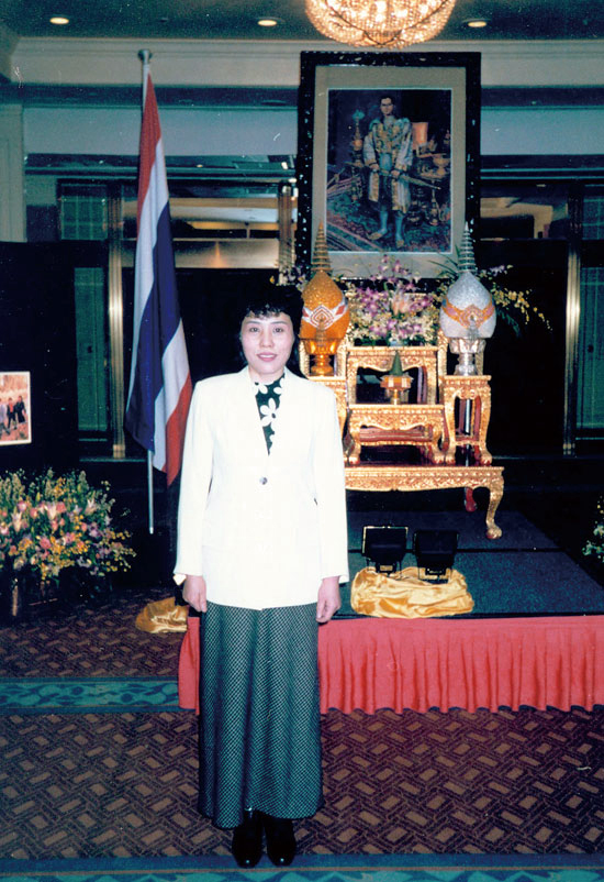  p data-id="gnb12xubv2">刘萍女士,笔名修源,号阑仪,出生于北京,成长