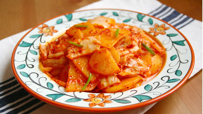 辣白菜五花肉土豆片