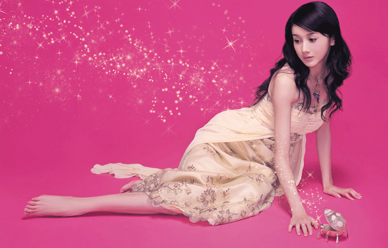  p>孙菲菲,1981年2月21日出生于陕西省西安市,中国内地女演员,毕业于 