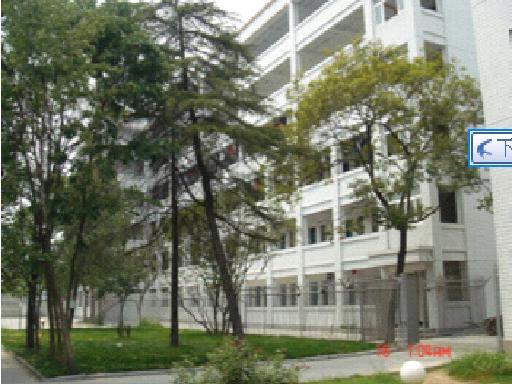  p>桐乡第二中学位于浙江省中心城镇,全国经济建设示范镇之一的千年