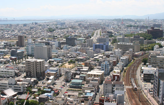  p>三重县(日语:三重県;片假名:みえけん;英语:mie-ken)位于日本本州