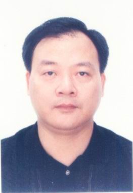 汉族,广西灵山人,无党派,广西区党校在职大专学历,2006年4月任灵山县