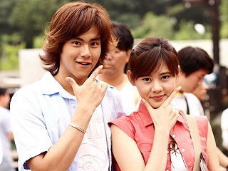  p>《恋香》是由 a target="_blank" href="/item/杨大庆/10739843"