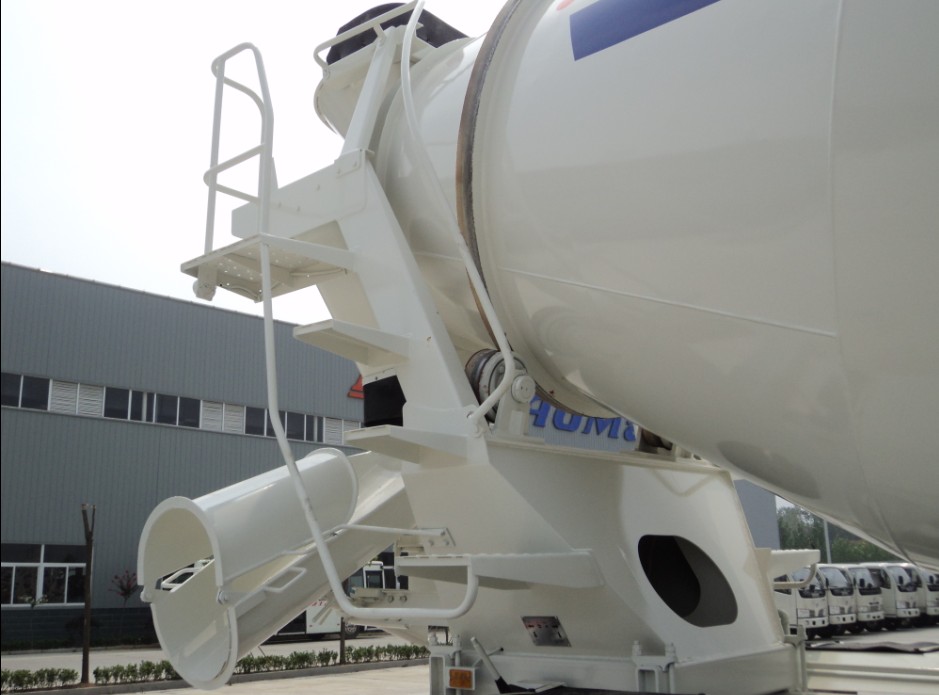  p>搅拌车,是用来运送建筑用的混凝土的专用卡车;由于它的外形,也常被