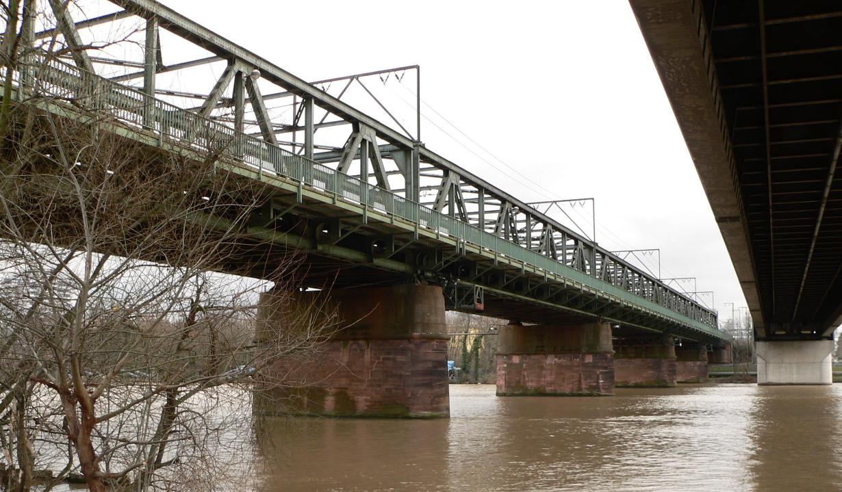  p>美因河是德国 a href="#" data-lemmaid="20481">莱茵河 /a>右岸