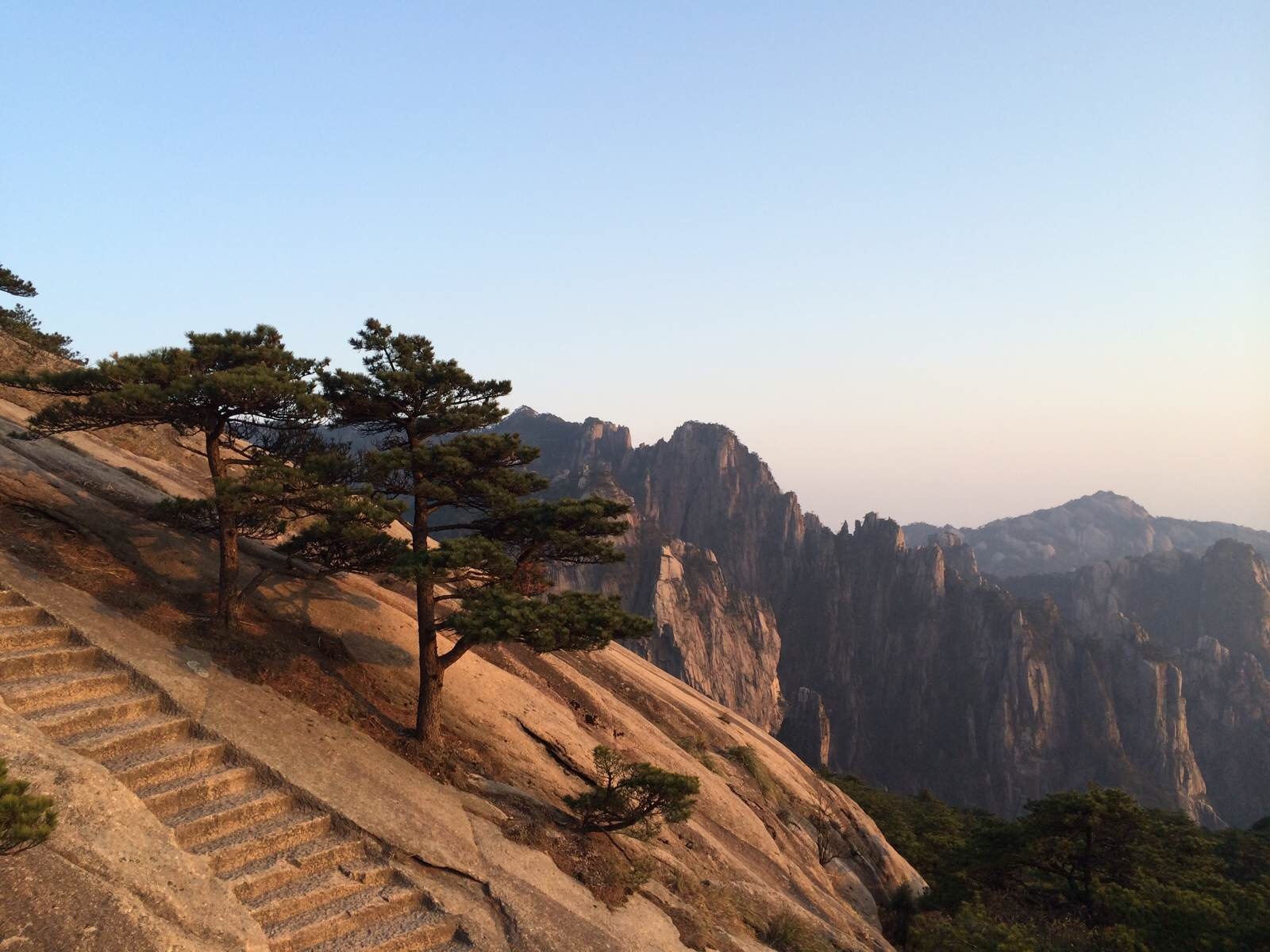  p>排云亭位于 a target="_blank" href="/item/黄山风景区/1350521"