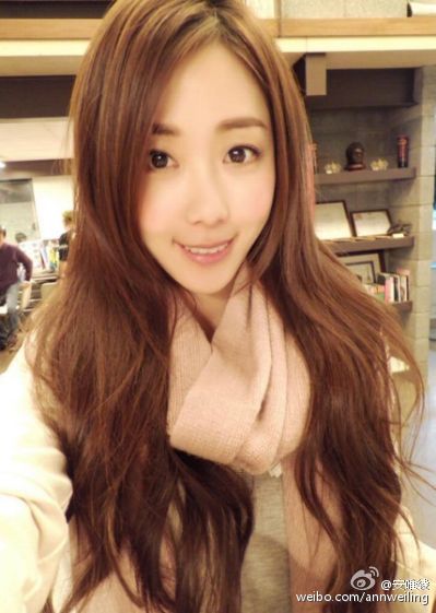  p>安唯绫,原名洪子涵,1985年3月5日出生于台湾,毕业于台湾师范大学