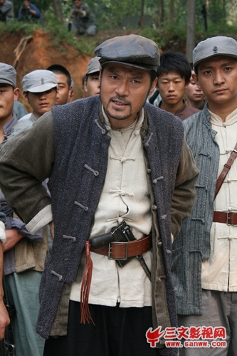 聚集了赵恒煊,史兰芽,刘长纯等《铁道游击队》原班人马,同时还增加了