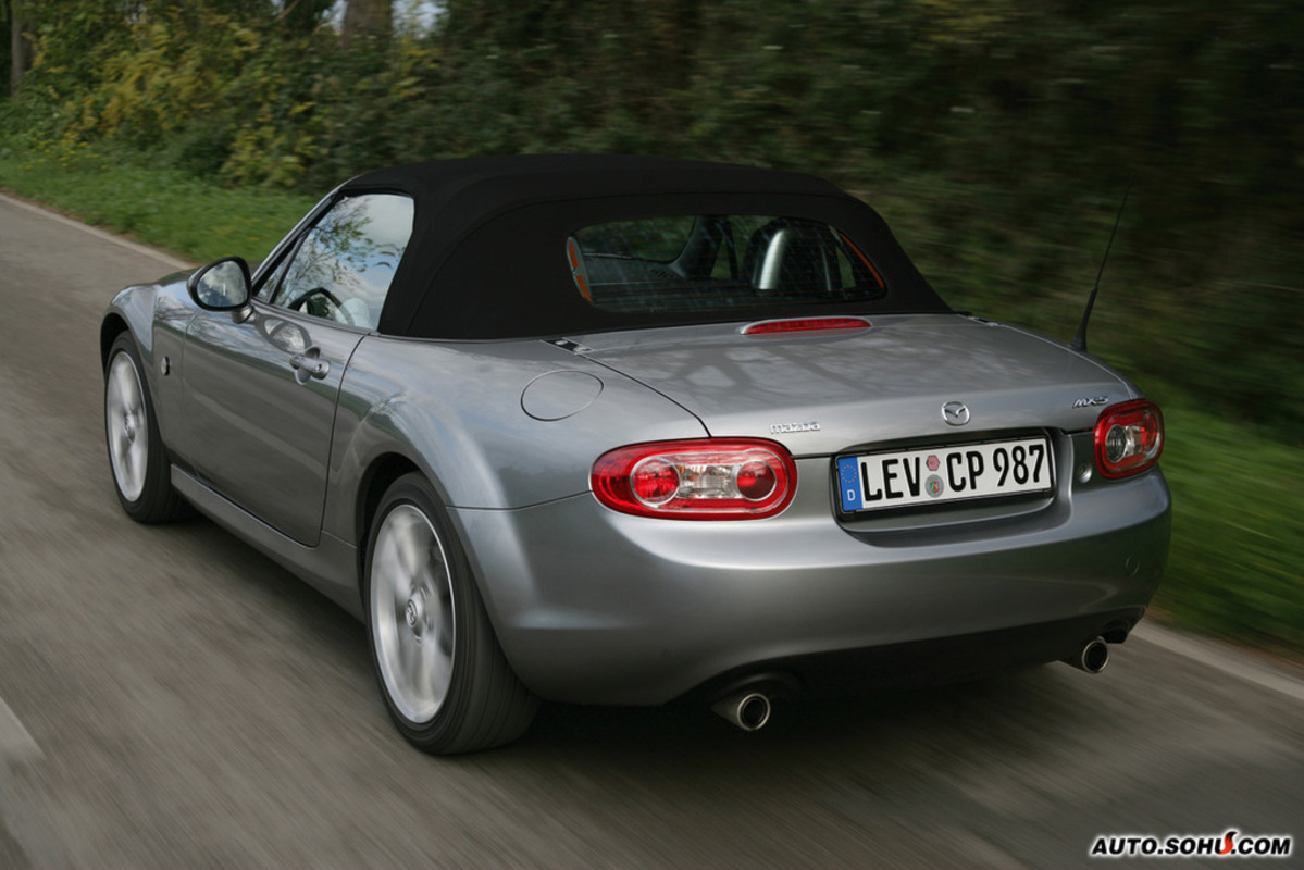 data-lemmaid="1122445">中国 /a>大陆的车型, mazda mx-5 rf在内饰