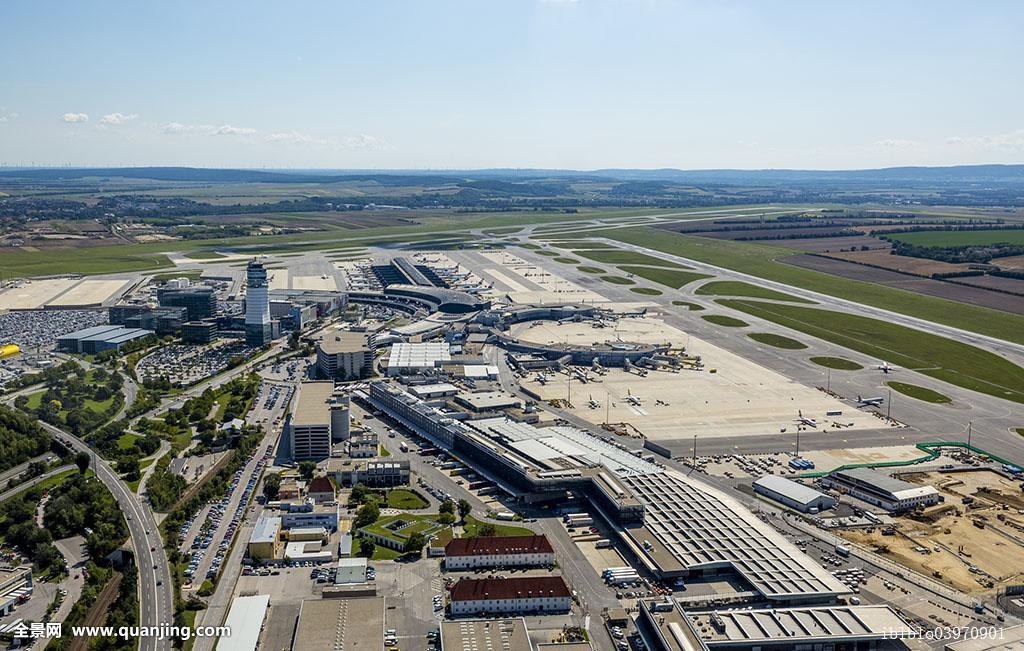 维也纳施韦夏特机场