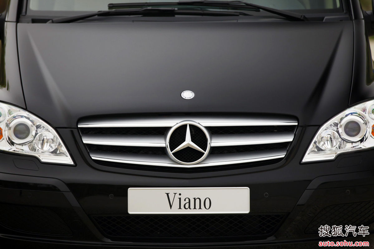  p>唯雅诺是奔驰品牌车的一个系列,被定位为"外交级mpv"的梅赛德斯,是