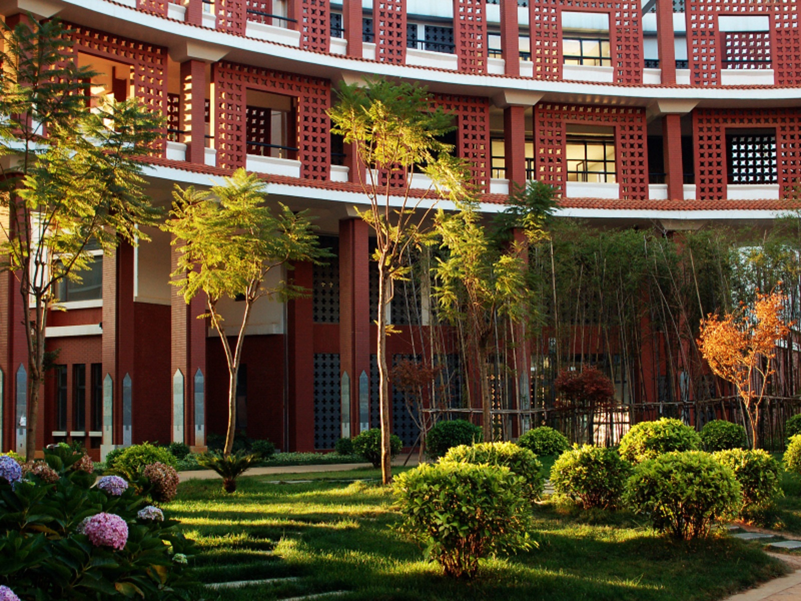 云南民族大学