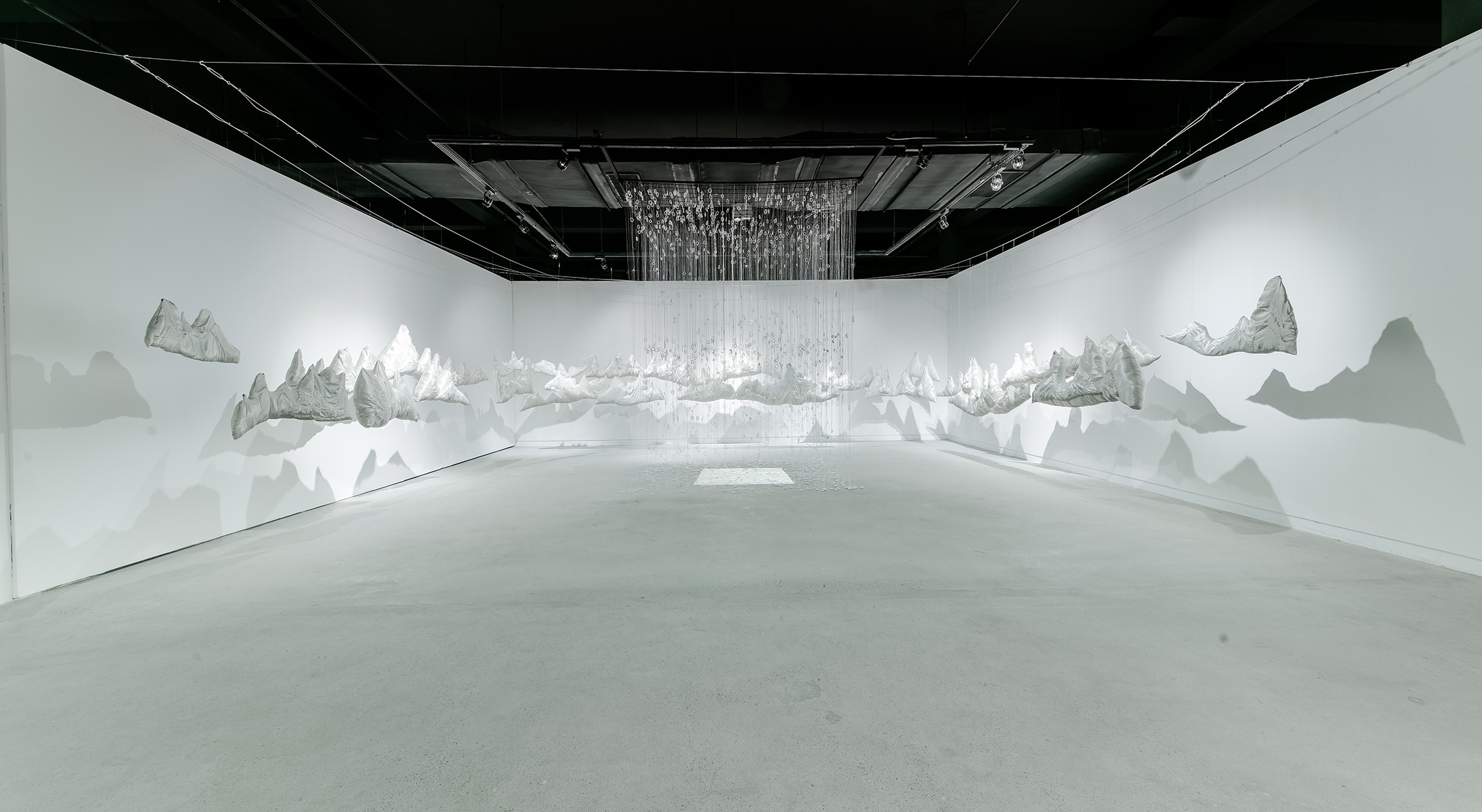 红美术馆成立于2015年,隶属于 a target="_blank" href="/item/成都