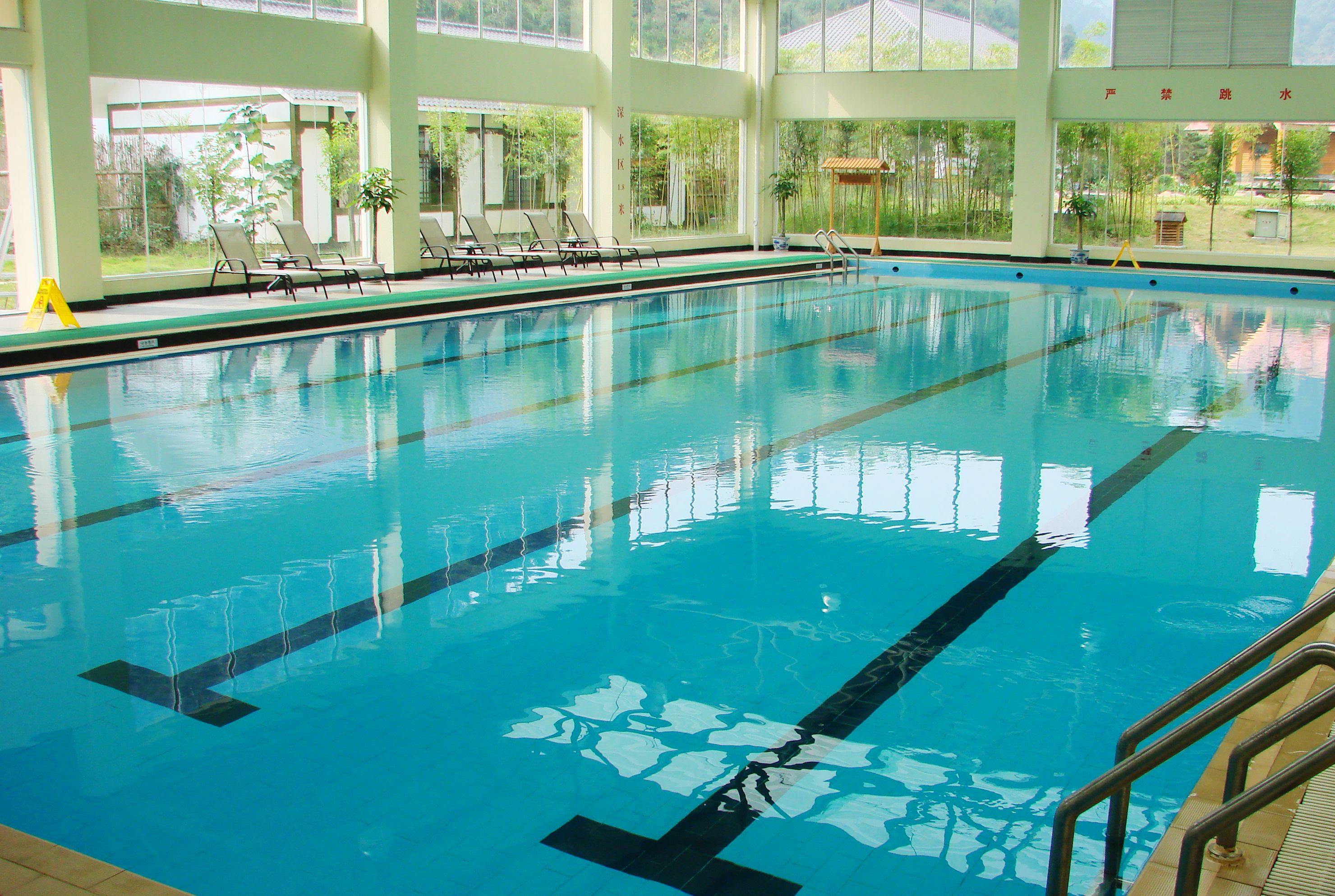 西海温泉度假村位于 a target="_blank" href="/item/江西省九江市