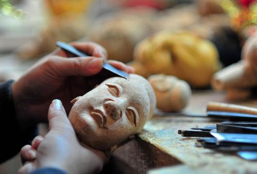 泉州木偶头雕刻