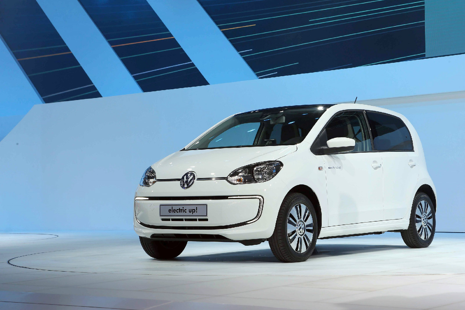  p>大众汽车(德语:volkswagen)是一家总部位于德国沃尔夫斯堡的 a