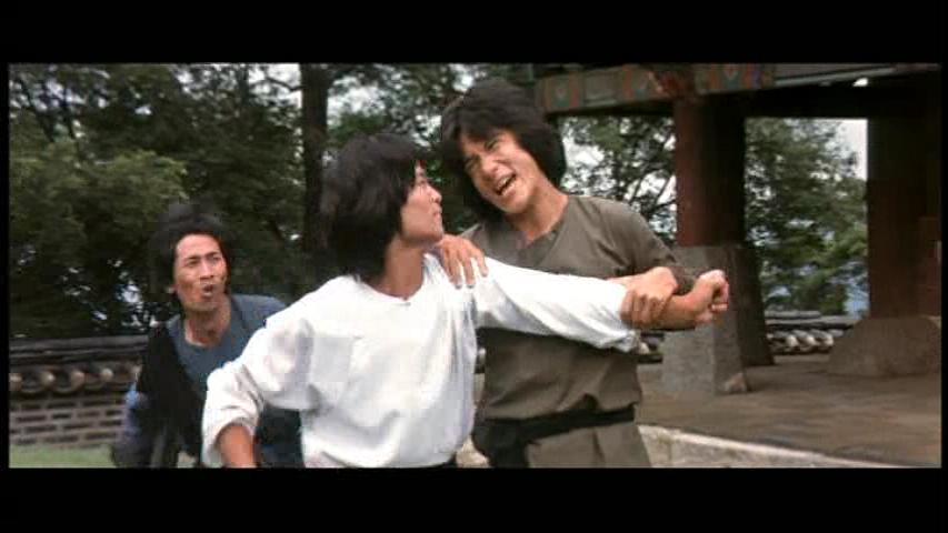  p>《龙腾虎跃》是由陈全,罗维执导,成龙,惠天赐主演的动作电影.