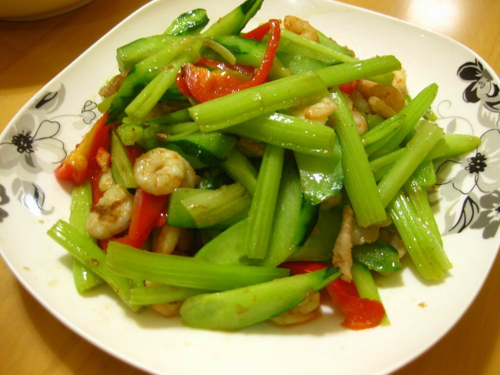  p>虾米炒芹菜是一道菜,制作材料有干虾米,芹菜,植物油,酱油,盐. /p>